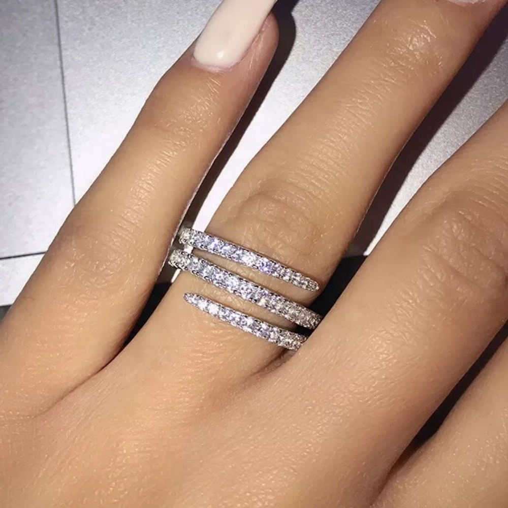 NEW 925 STERLING SILVER RING, CUTE RING, SHINY RING. - Picture 2 of 7